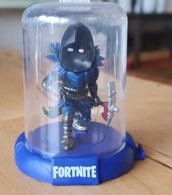 Fortnite Domez Raven Figure Enclosed Display Case Collection 3'' Series 1