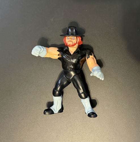 WWF Hasbro Undertaker Series 4 Figure � Vintage 19...