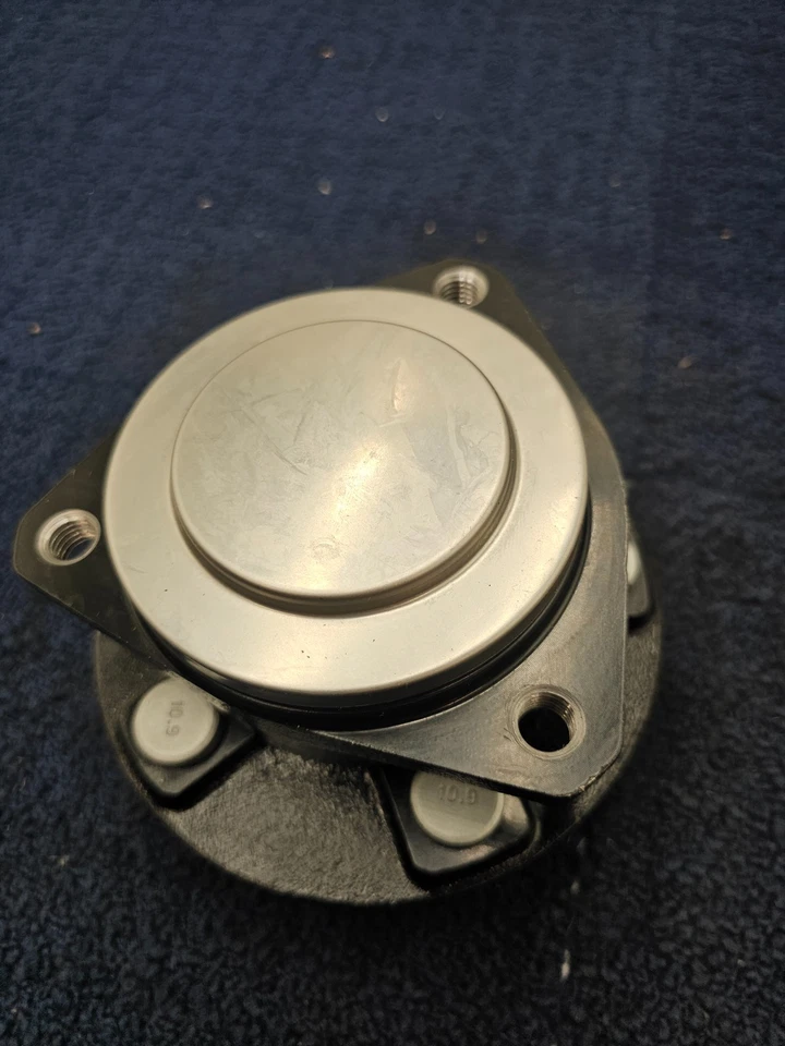 91-556390 Conjunto de cojinete de rueda y buje para Chrysler 300 Dodge Challenger 2022 Foto 2 de 4