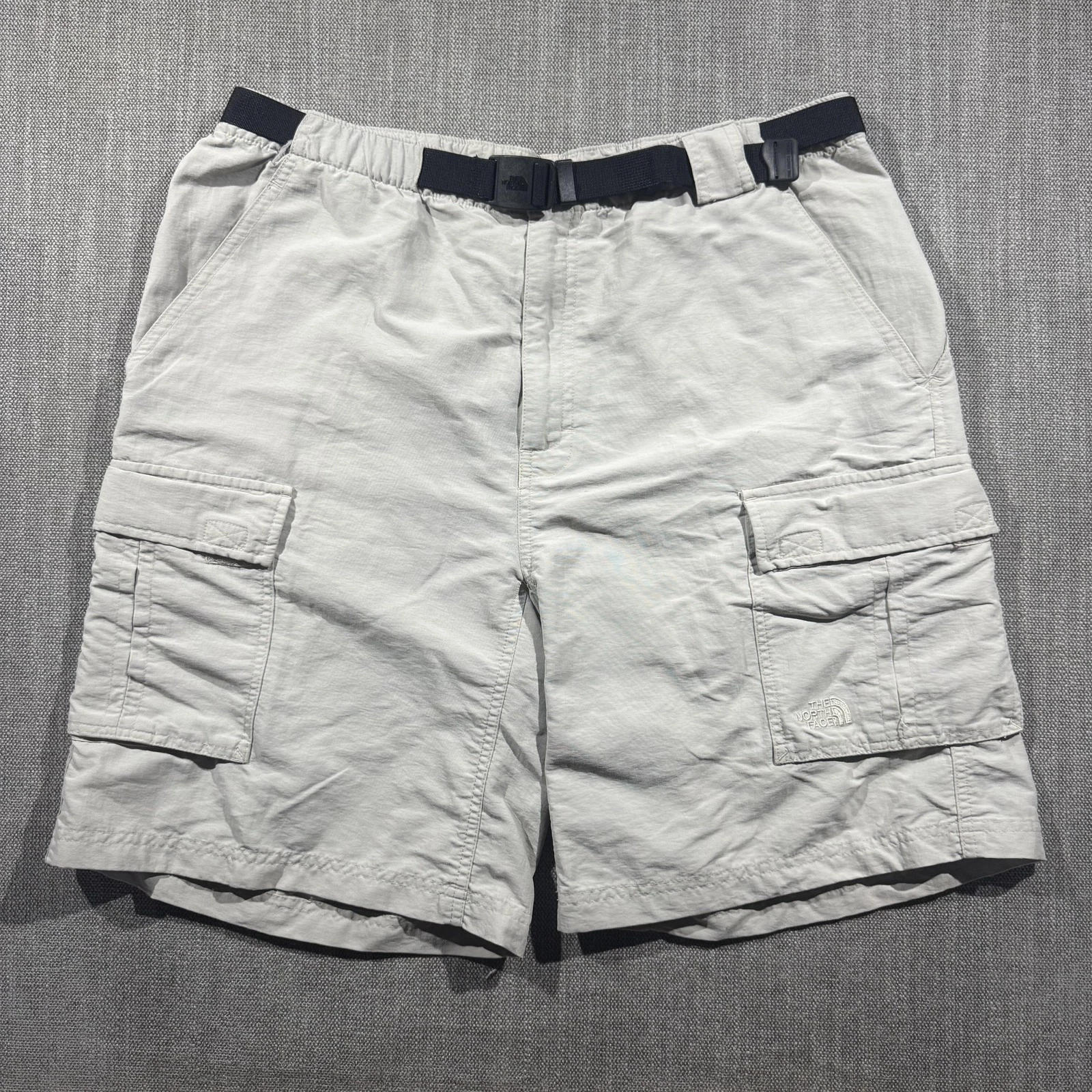 The North Face Shorts Mens 36 Gray Nylon Cargo Belted Hiking Travel Outdoor