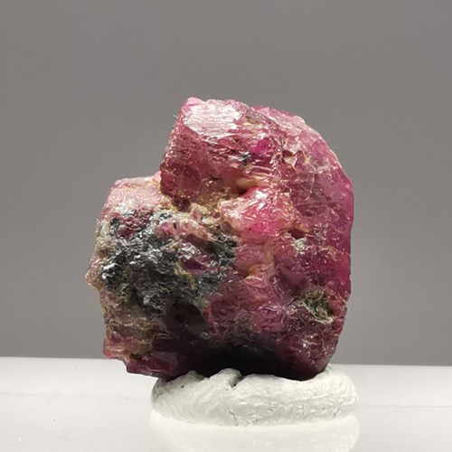 10,68 ct rubino / Luc Yen, Vietnam / pietra preziosa cristallo grezzo esemplare minerale - Foto 9 di 12