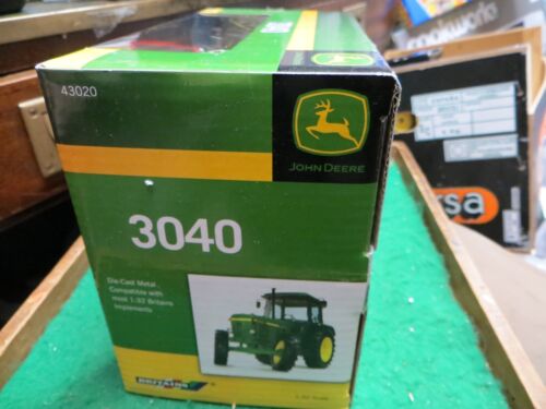 BRITAINS FARM JOHN DEERE 3040 TRACTOR 43020 1/32 MIB - Picture 7 of 9