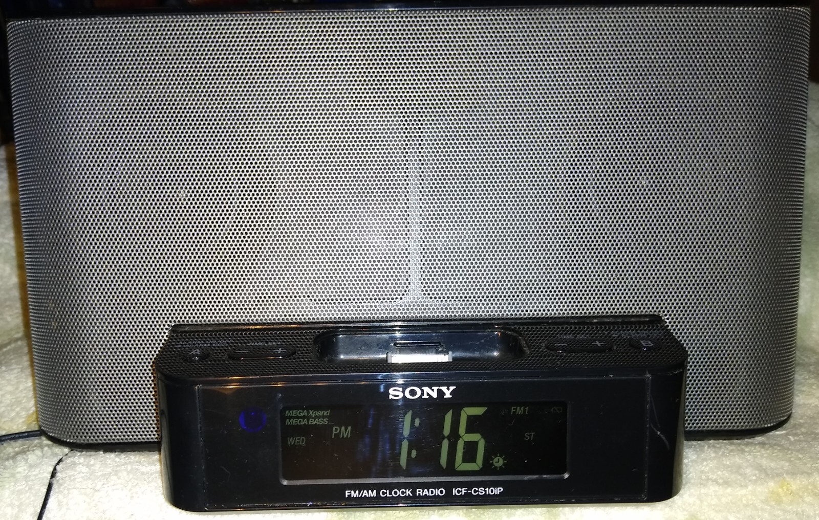 SONY ICFCS10iP Dream Machine IPOD Dock FM/AM CLOCK RADIO W / REMOTE