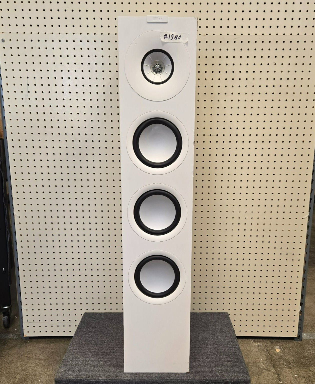 KEF Q11 Meta Floor-standing Speaker (Each) - White (Used with dents) d#1980