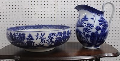 Antique Rare English Flow Blue Royal Doulton Blue Willow Bowl