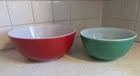 Pyrex #404 Red 4 Quart Bowl & Pyrex Green 403 A-39 Bowl