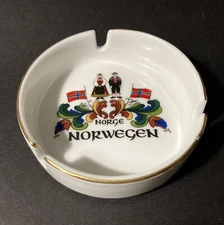 Vintage 3.25”Diameter Norge Norwegen Ceramic Ashtray Norway