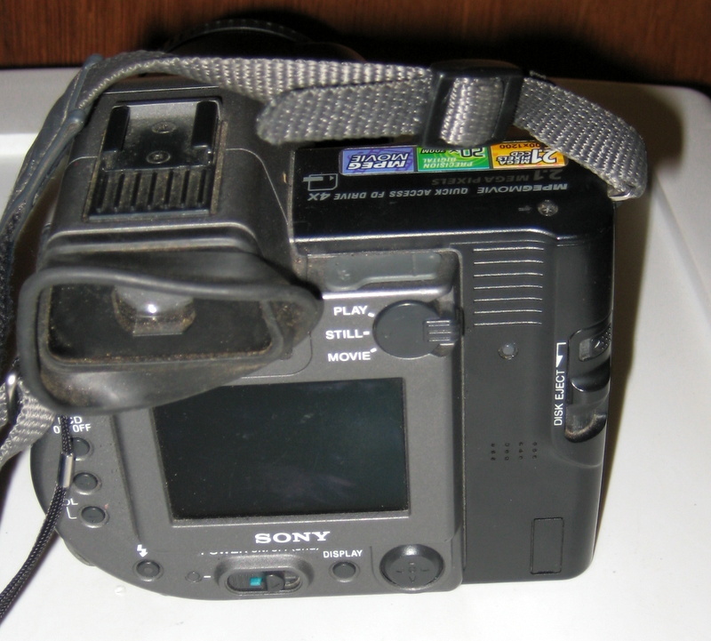 Sony Mavica MVC-FD95 2.1 MP Digital Camera - Black