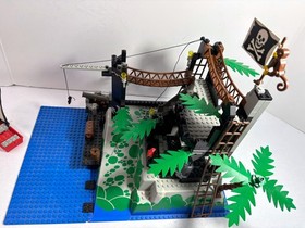LEGO Pirates I: Rock Island Refuge 6273 (1991) Vintage. LOT D . See description