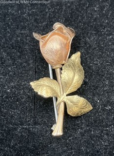 15K Two Color Non Standard Karat Gold Pin 3.38g