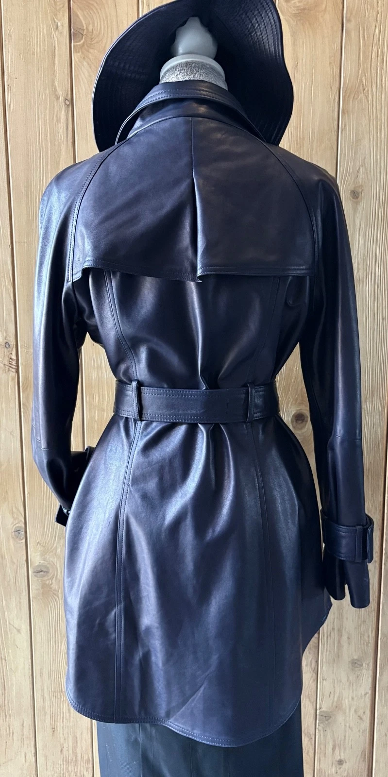 CHANEL Cappotto con cintura trench pelle viola navy extra morbido officina personalizzato cappello 6 8