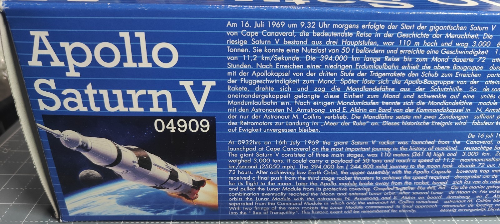 Revell Apollo 11 Saturn V Rocket 1:144 Model Kit 04909 NEW SEALED 3 ...