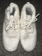 ALLBIRDS Women  s White Wool Runner Fluffs Sneakers Size 8