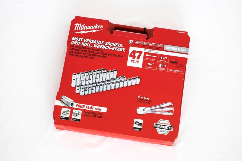 Milwaukee - 1/2 in. Drive SAE/Metric Ratchet and Socket Tool Set - NEW