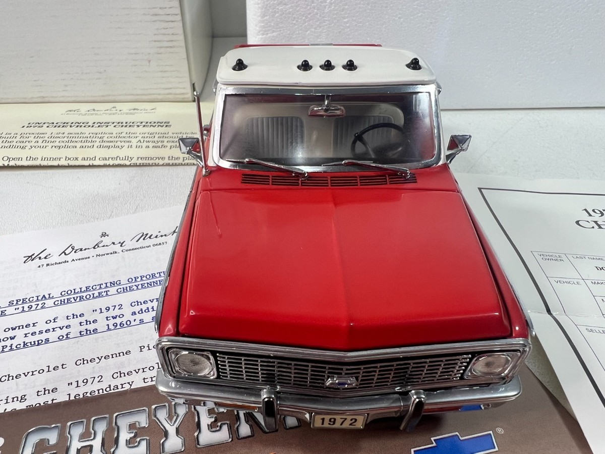 Danbury Mint 1972 Chevy Cheyenne Pickup Truck 1:24 Scale Diecast
