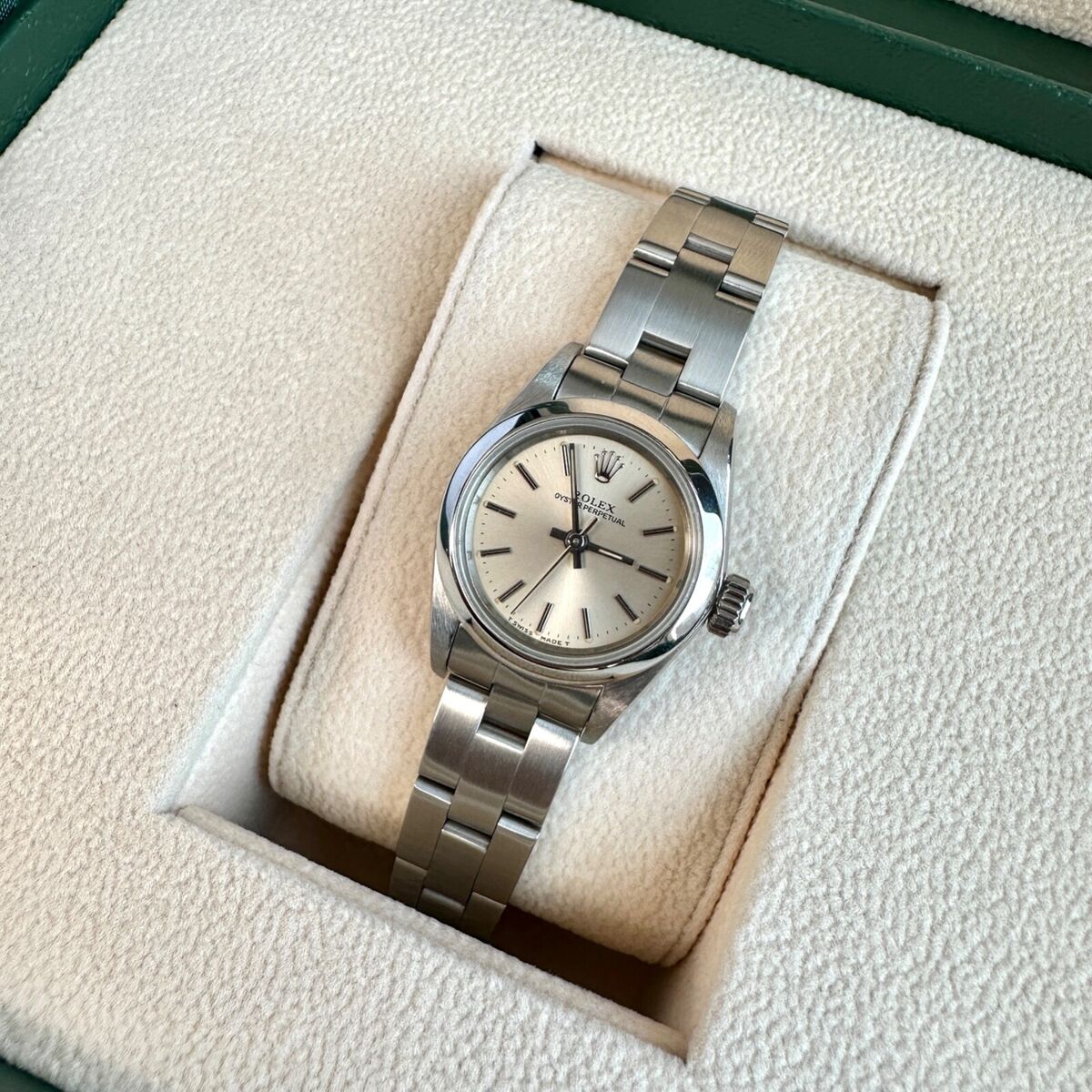 ROLEX OYSTER PERPETUAL 67180 LADIES WATCH SILVER INDEX DIAL ROLEX OYSTER PERPETUAL 67180 LADIES WATCH SILVER INDEX DIAL