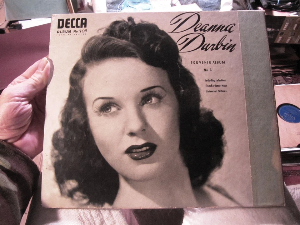 1941 DEANNA DURBIN Spring Parade MOVIE SOUVENIR Empty ALBUM No. 4 Decca A-209 - Image 3 of 3