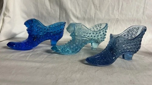 Lot Of 3 Vintage Glass Slippers Shades Of Blue Fenton Cat Heads & Herman Tappan