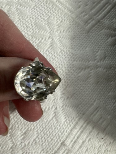 ANTIQUE 8 Ct TEAR DROP FAB ZIRCON RING SET IN STERLING HALLMARKED FROM THE 1960s