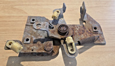 1978-1996 Ford Bronco Tailgate Center Latch Control 1978-1996 Ford Bronco Tailgate Center Latch Control