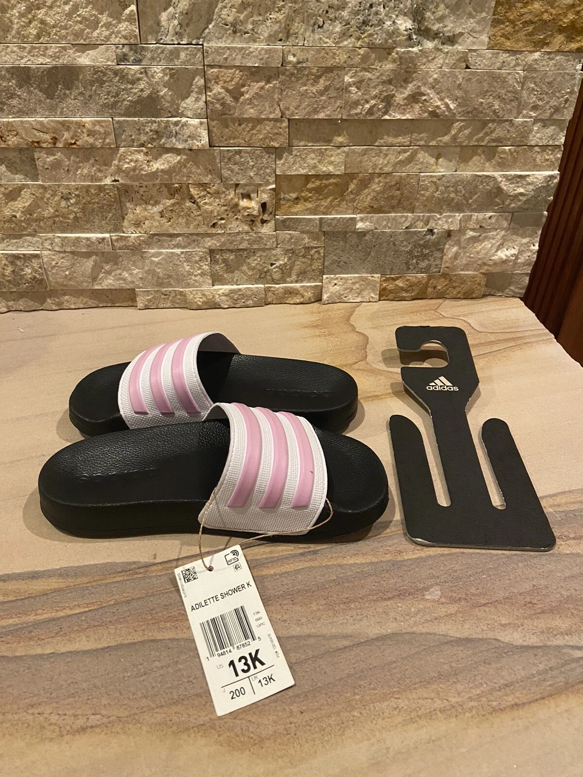 Sandali Adidas Adilette Shower Slide Taglia 13K Ragazze Nero Rosa Bianco FY8843