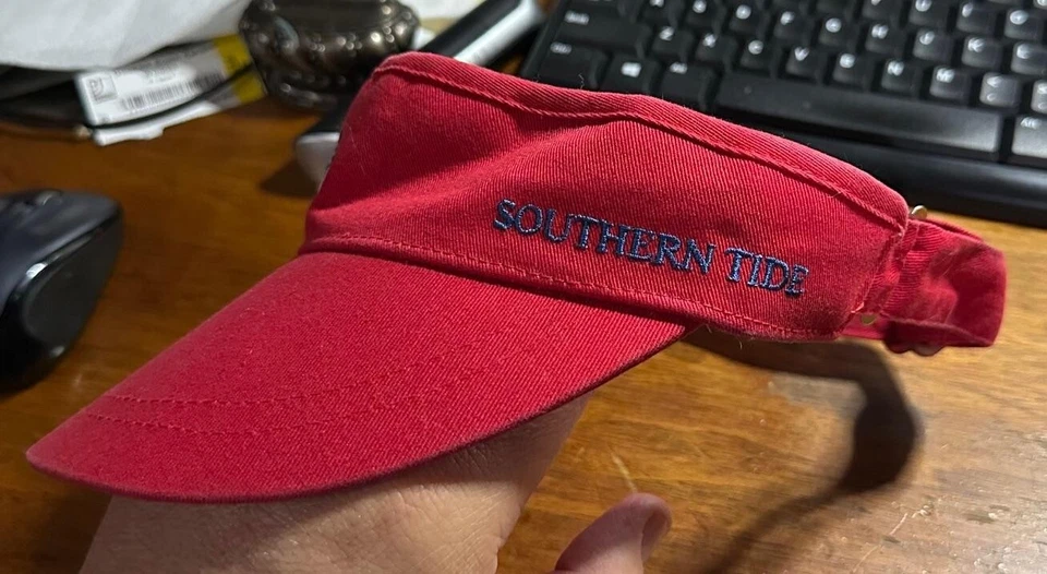 Boné viseira de pesca ajustável vermelho peixe Southern Tide #8R - Imagem 2 de 4