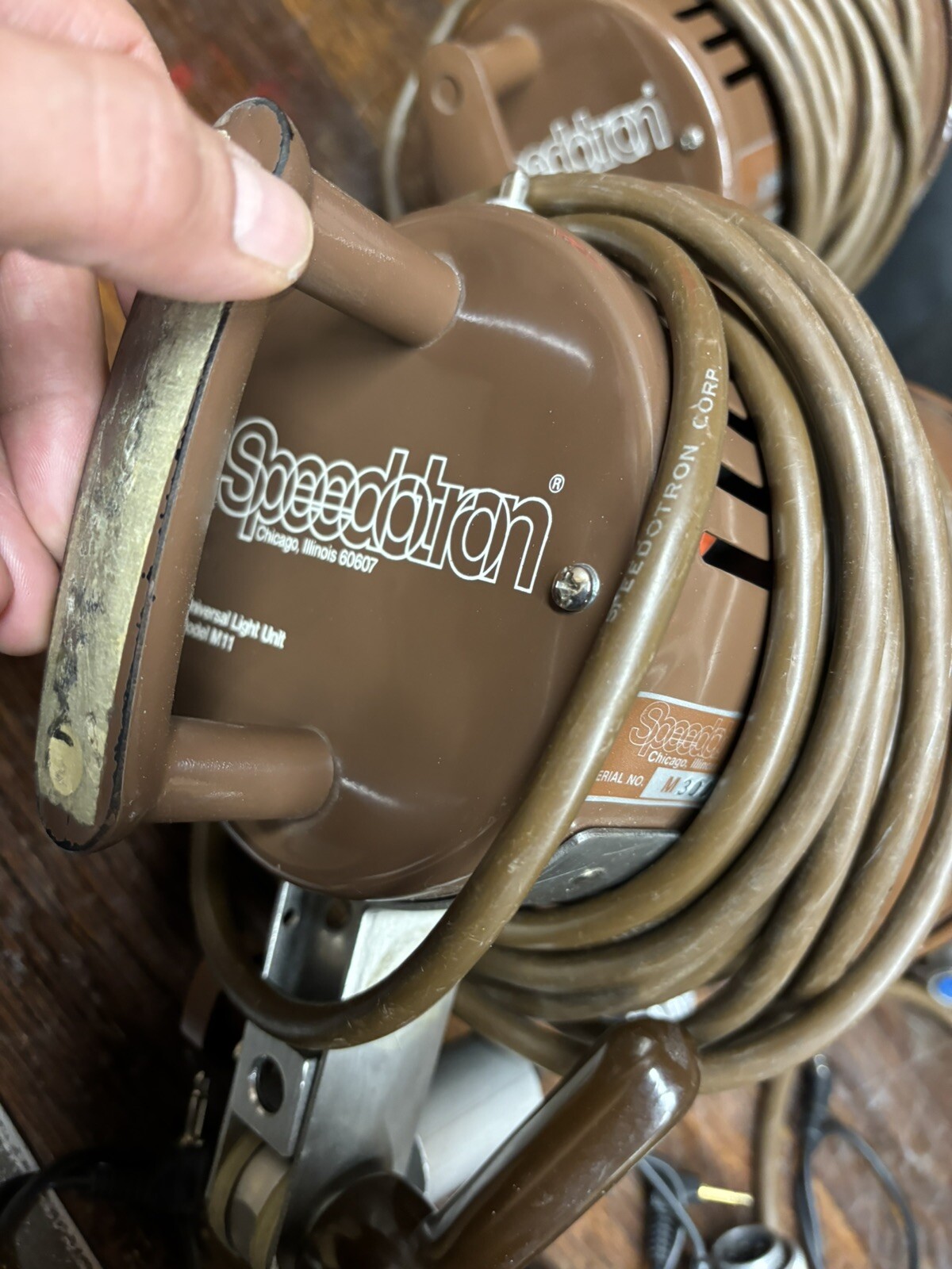 LOT Speedotron D402 power pack, 4 heads M11 & MW3R 2 PocketWizard case & case