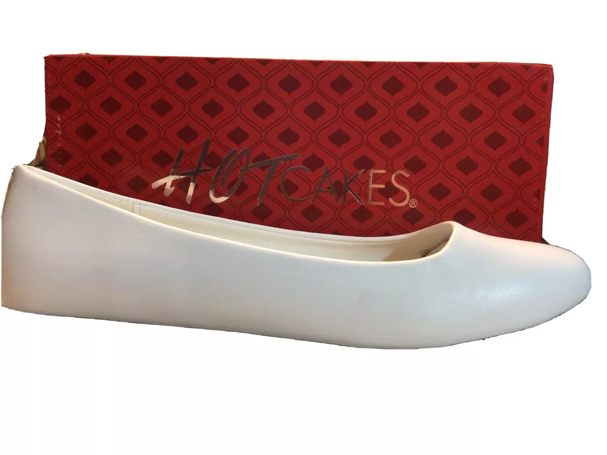 Women s Hot Cakes White flat shoes Size 10M