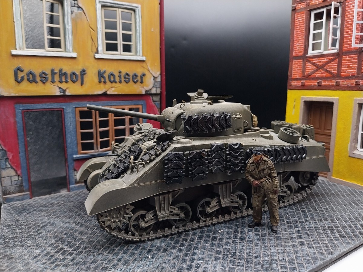 タミヤRC M4A3 SHERMAN U.S. MEDIUM TANK 1/35 Amazon.com: TAMIYA 1/35 RC US Medium Tank M4A3 Sherman w