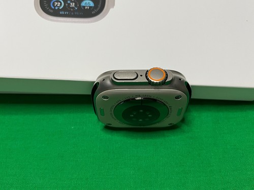 Apple Watch Ultra 2 49mm tytan z bransoletą oceaniczną - niebieska bateria: 100% bardzo dobry - Zdjęcie 9 z 14
