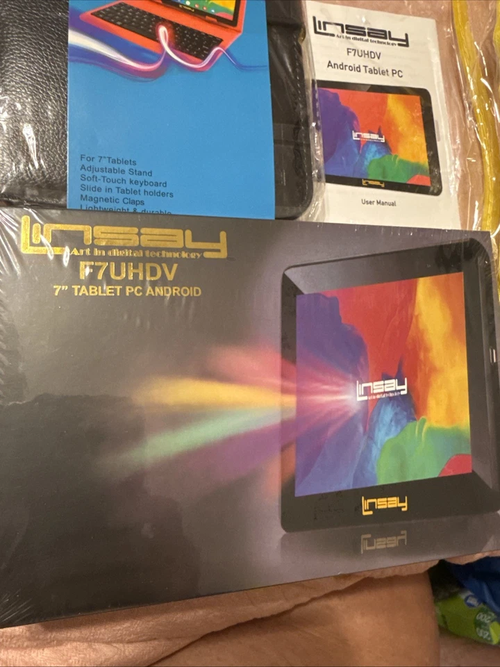 Linsay Touchscreen Tablet 7"-Screen Bundled W/case, Keyboard, Instructions & Bag - Image 2 of 4