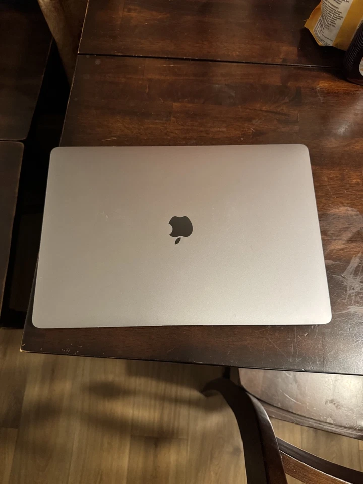 MacBook Pro 16 Touch Bar Gray 2019 2.4GHz i9 16GB 512GB SSD Pro 5300M - Image 3 of 4