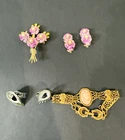 Vintage (6) PC LOT Gold/Silver Tone COSTUME JEWELRY Brooches/Earnings/ Bracelet