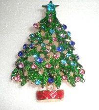 NEW Festive Fun Goldtone Rhinestone Crystals Christmas Tree Pin Brooch 