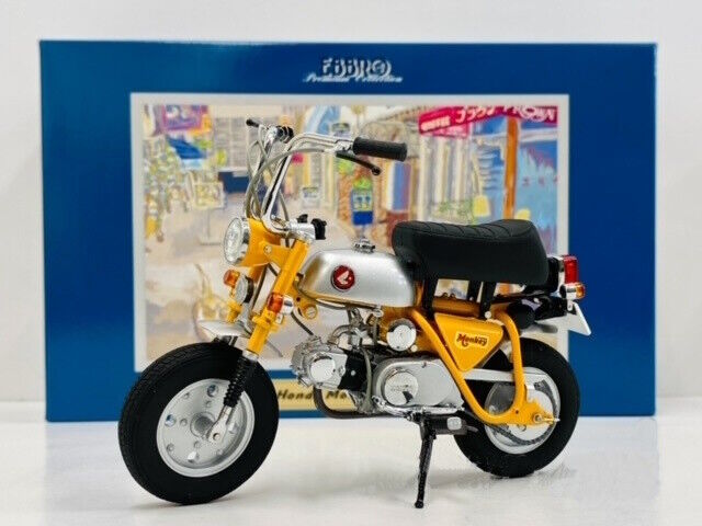 EBBRO 1/10 Scale HONDA MONKEY Z50A Yellow Color w/Original EBBRO 1/10 Scale HONDA MONKEY Z50A Yellow Color w/Original
