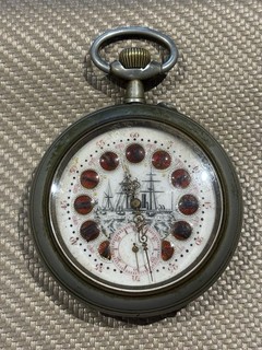 Montre gousset régulateur de marine 65cm chiffres à cartouche rouge décor bateau