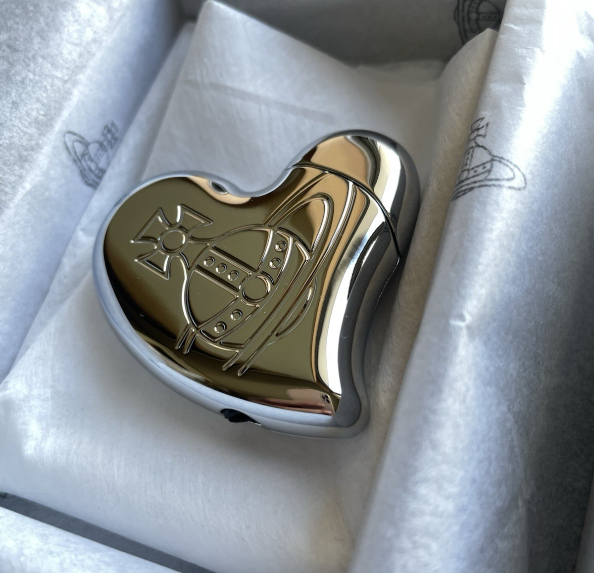 【VIVIENNE WESTWOOD】 MIRROR HEART ORB ★送料・関税込★ Mirror Heart Orb Keyring in BLACK-VEG-GRAIN | Vivienne Westwood®