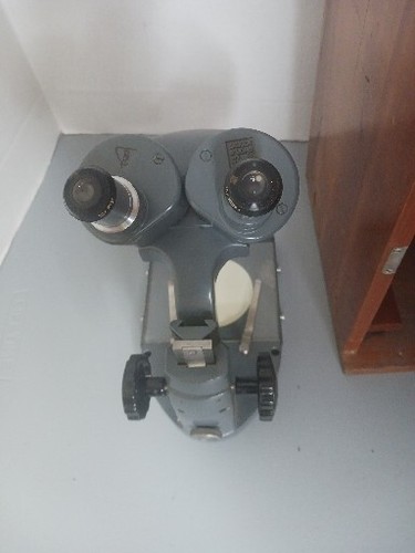 VINTAGE Bausch & Lomb WP8182 microscope with Original Wood Box 10x Wide Lenses - Picture 9 of 17