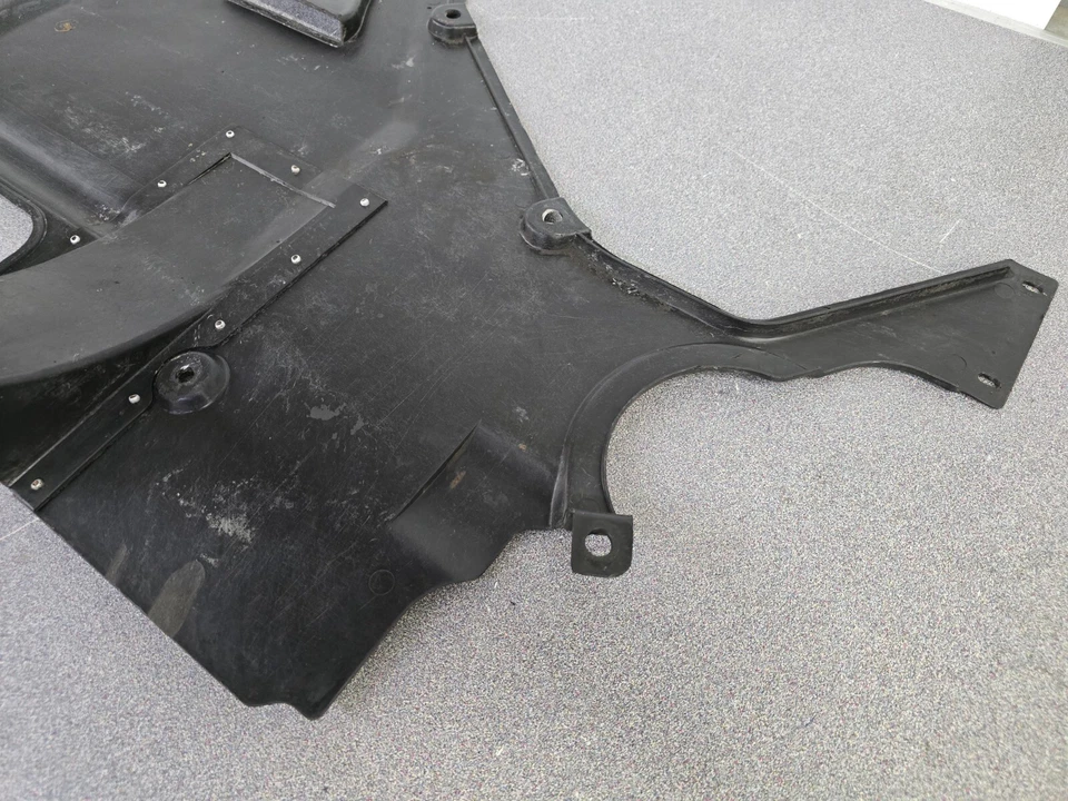 NICE USED ORIGINAL PORSCHE 911 964 TIPTRONIC UNDERBODY PLASTIC GRAVEL SHIELD — 第 2/4 张图片