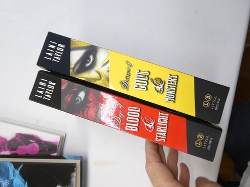 Daughter of Smoke & Bone Ser Plus Cake & Puppets Laini Taylor Hardback paperback - Imagen 6 de 23