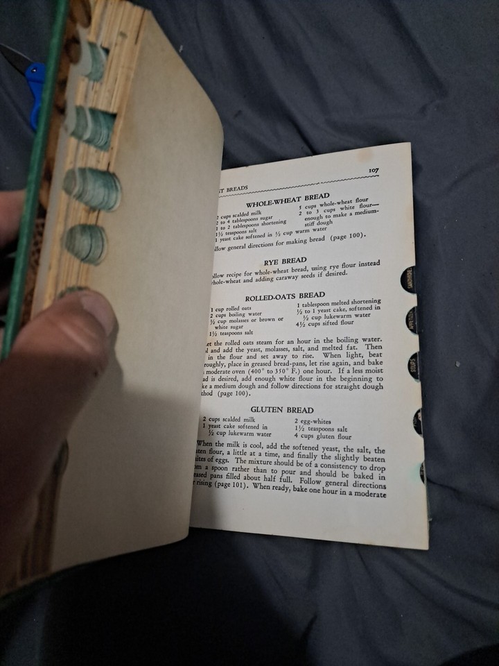 Vintage THE AMERICAN WOMAN'S COOKBOOK 1940 Teal Hardcover Recipe Book