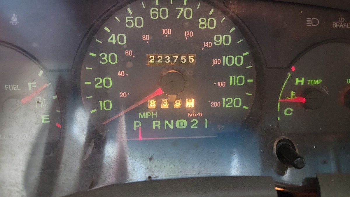 98 - 02 MERCURY GRAND MARQUIS INSTRUMENT CLUSTER SPEEDOMETER
