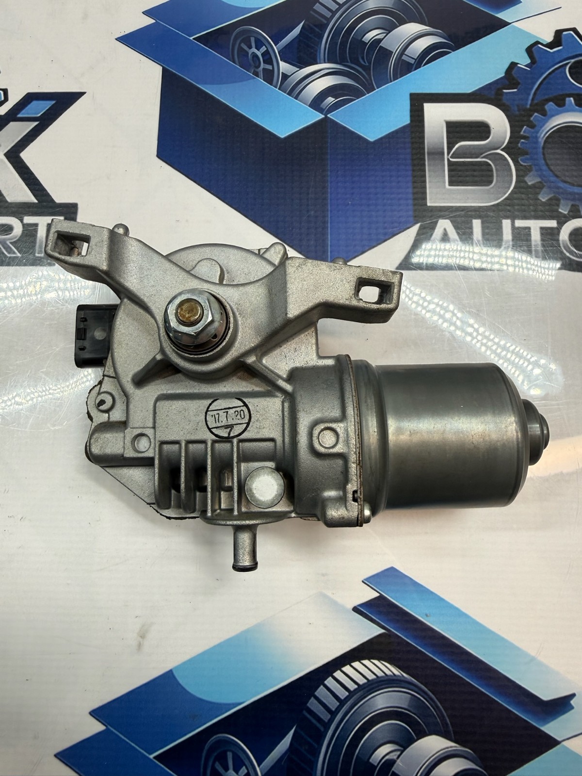 2018-2020 TOYOTA CAMRY WINDSHIELD WIPER MOTOR 85110-33430 OEM