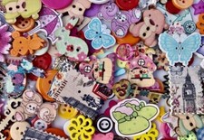 SALE‼️60 Buttons LUCKY DIP FUN NOVELTY BUTTON ART CRAFTS SEW 15-45mm FREE POST