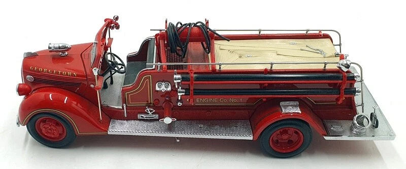 Road Signature 1/24 Scale Diecast 20058 - 1938 Georgetown Fire Engine Red - Image 3 of 4
