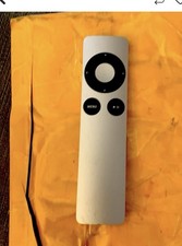 Apple Remote Control for Apple TV iPod Mac MM4T2AM/A A1294 - Silver Used