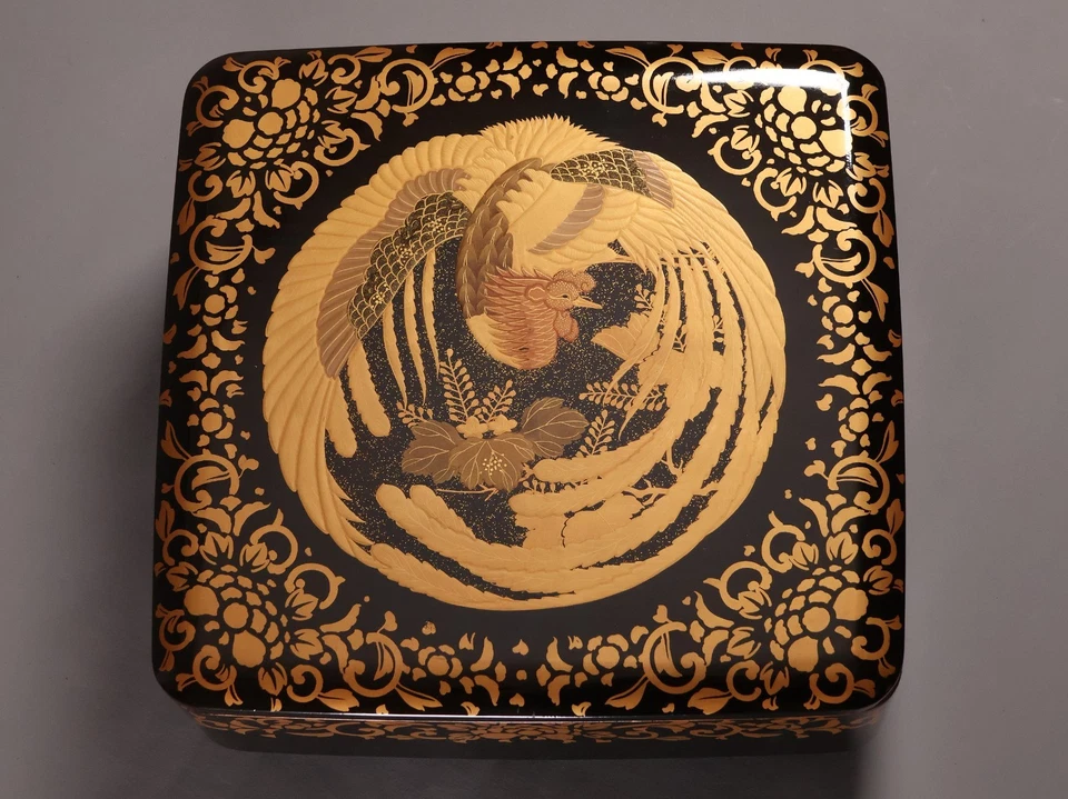 Caja de dulces de laca japonesa 11,25 pulgadas oro Phoenix y arabesco Meiji era 19 Foto 3 de 4