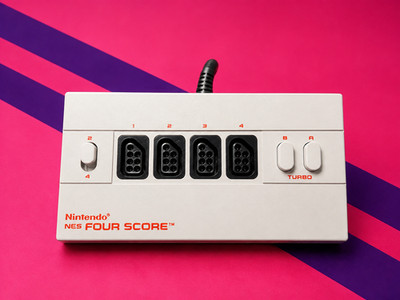 Nintendo NES Four Score Adapter 4 Spieler Controller Multitap Original Zubehör
