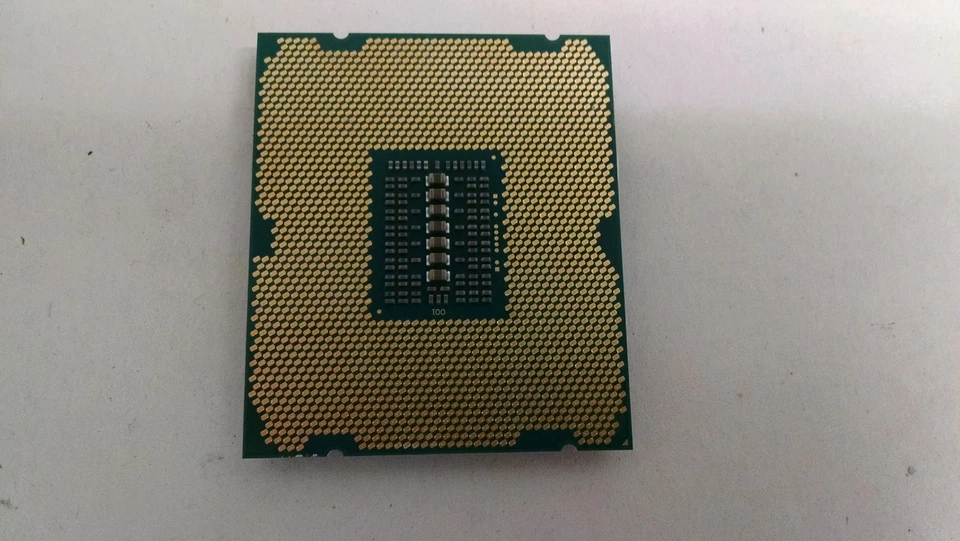Procesador CPU Intel Xeon 2640 v2 2,0 GHz LGA 2011 SR19Z para servidor Foto 2 de 2