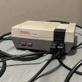Nintendo NES Classic Edition Home Console CLV-001 HDMI with 2 Controllers